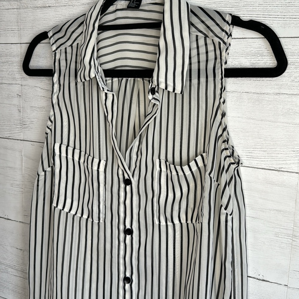 Forever 21 Sleeveless Button Down Sheer Blouse | SIZE S - Picture 2 of 7